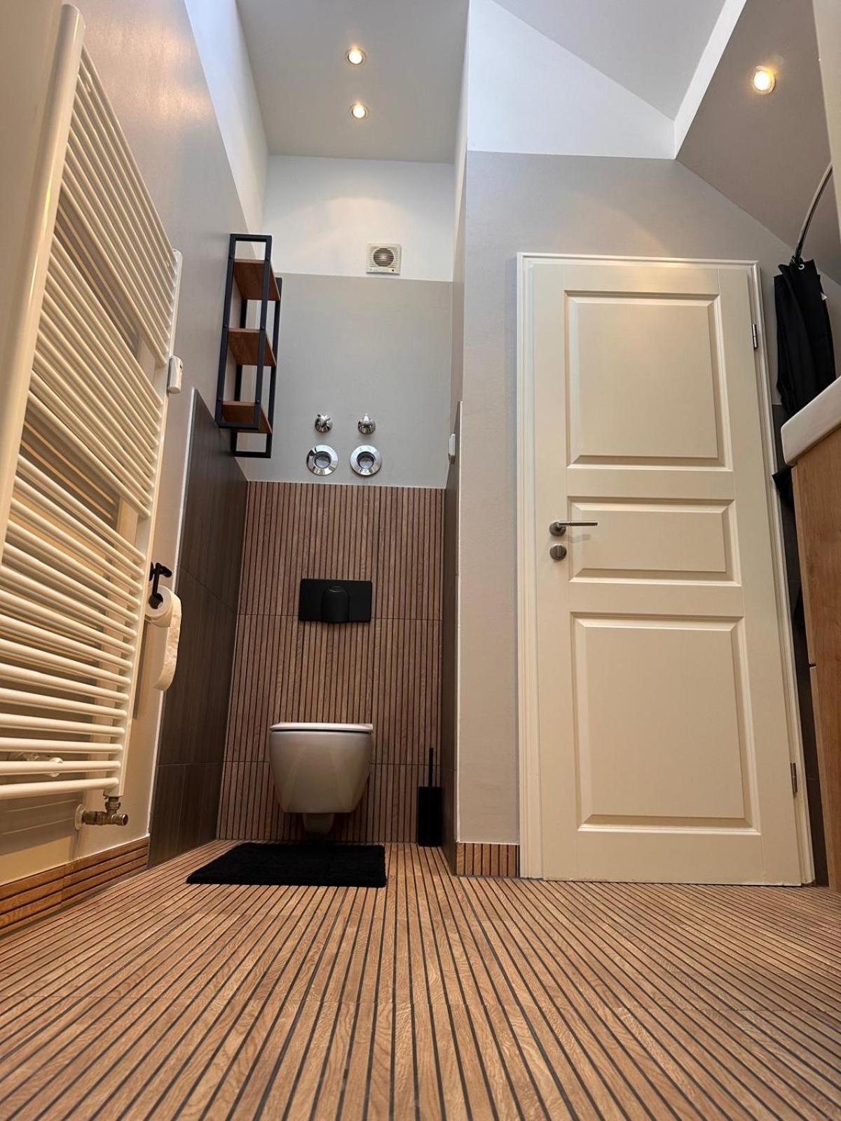 Apartment Design Auf 2 Etagen Mit Balkon Nahe Isar & Innenstadt München